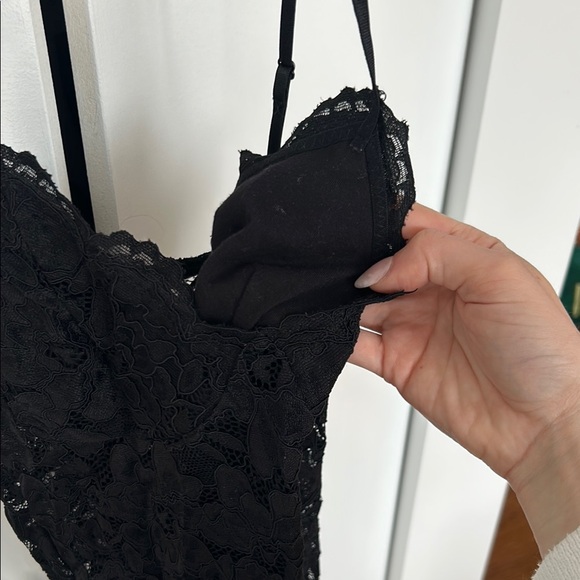 Elegant Black Lace Bodysuit - like new - Zara - Picture 5 of 7